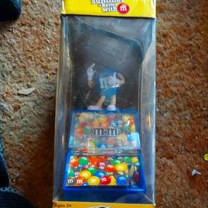 M&M Despenser